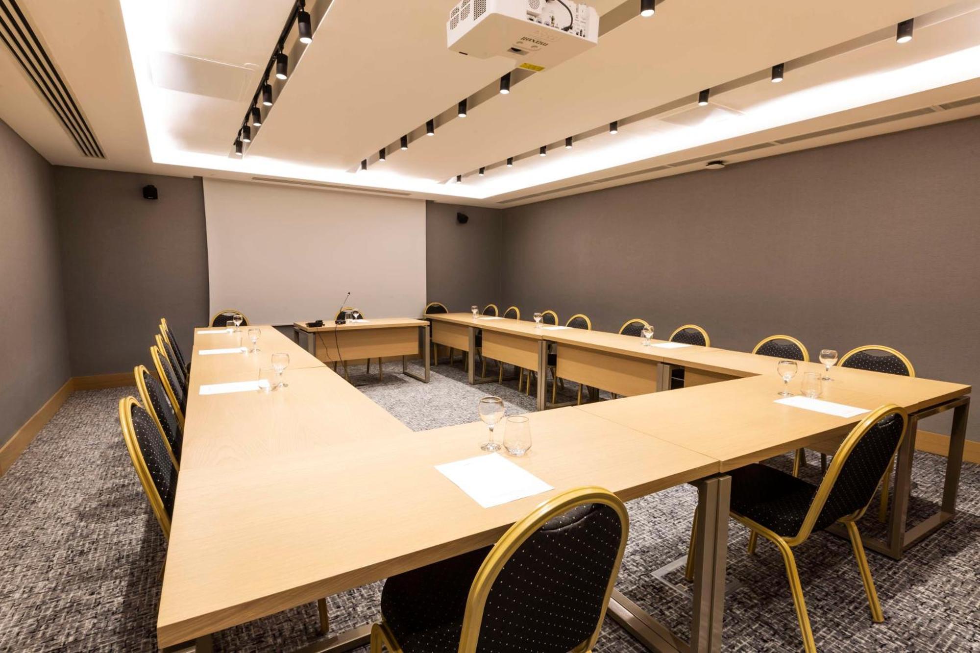 Radisson Hotel Istanbul Harbiye Εξωτερικό φωτογραφία