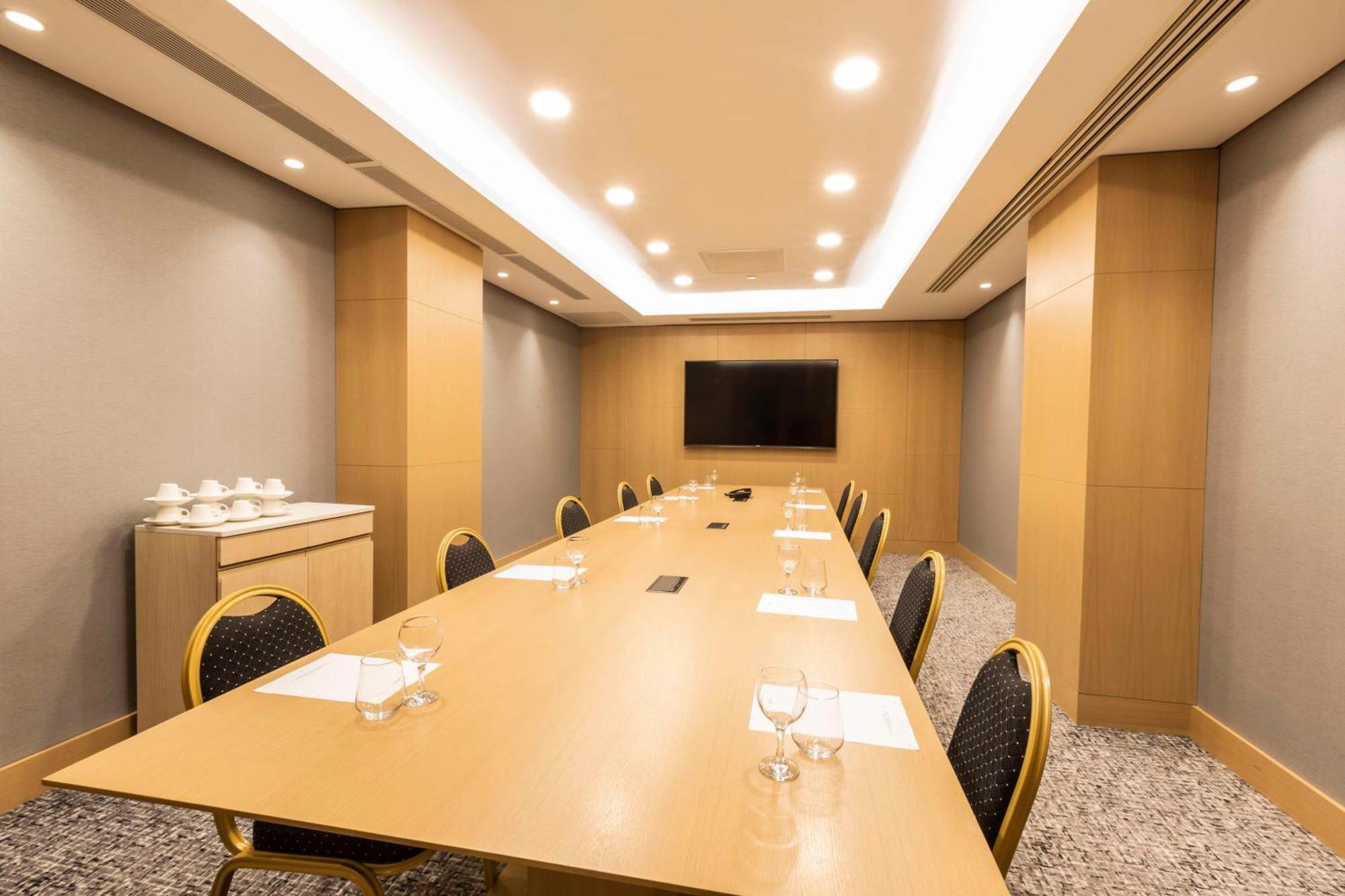 Radisson Hotel Istanbul Harbiye Εξωτερικό φωτογραφία